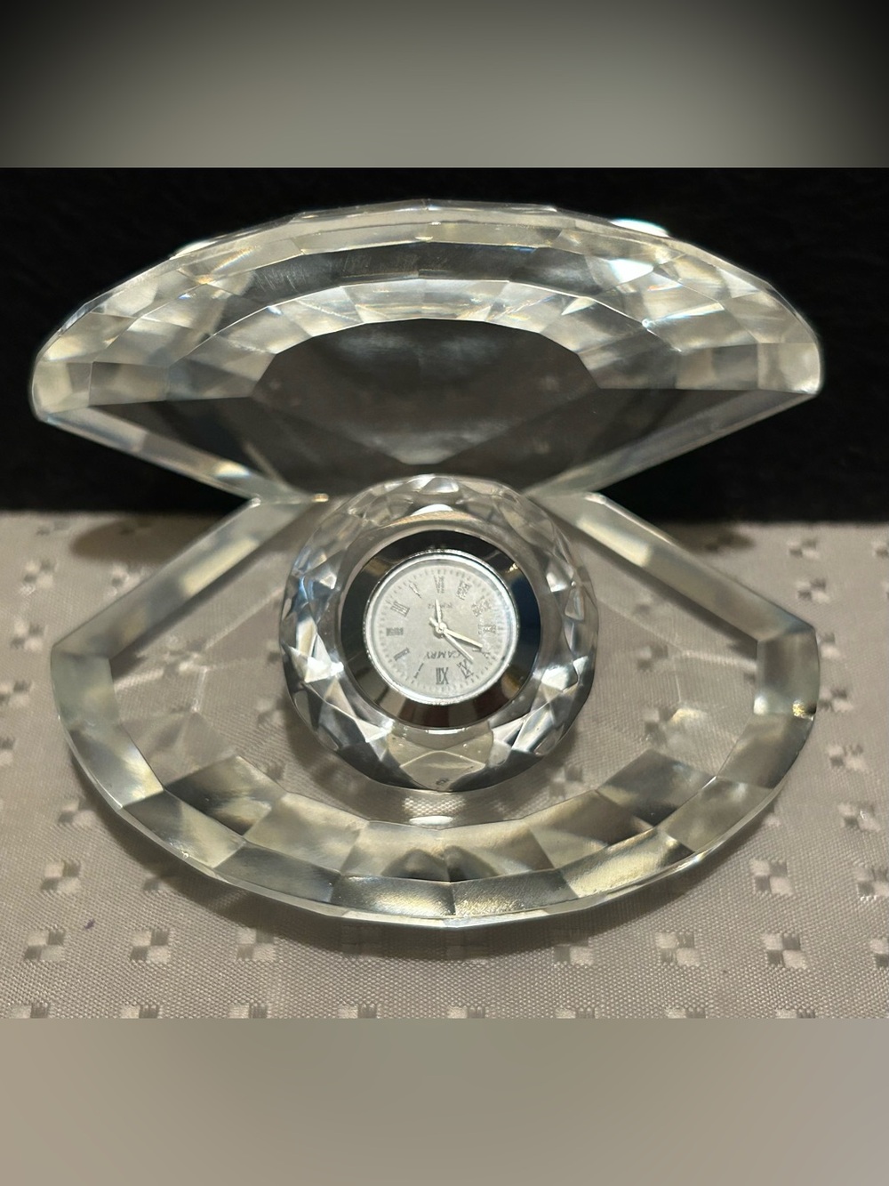 Vintage Crystal Clam Shell Table Clock with A Camry Movement Needs New Battery
